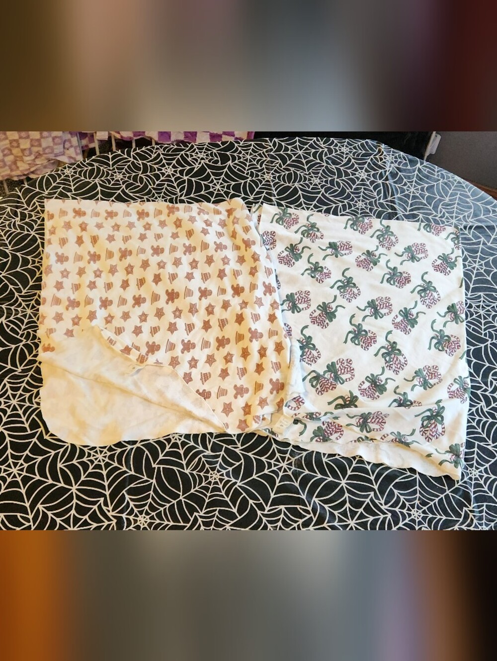 Set of 2 Kate Quinn Holiday Organic Cotton Swaddle Blankets Candy Cane Gingerbr